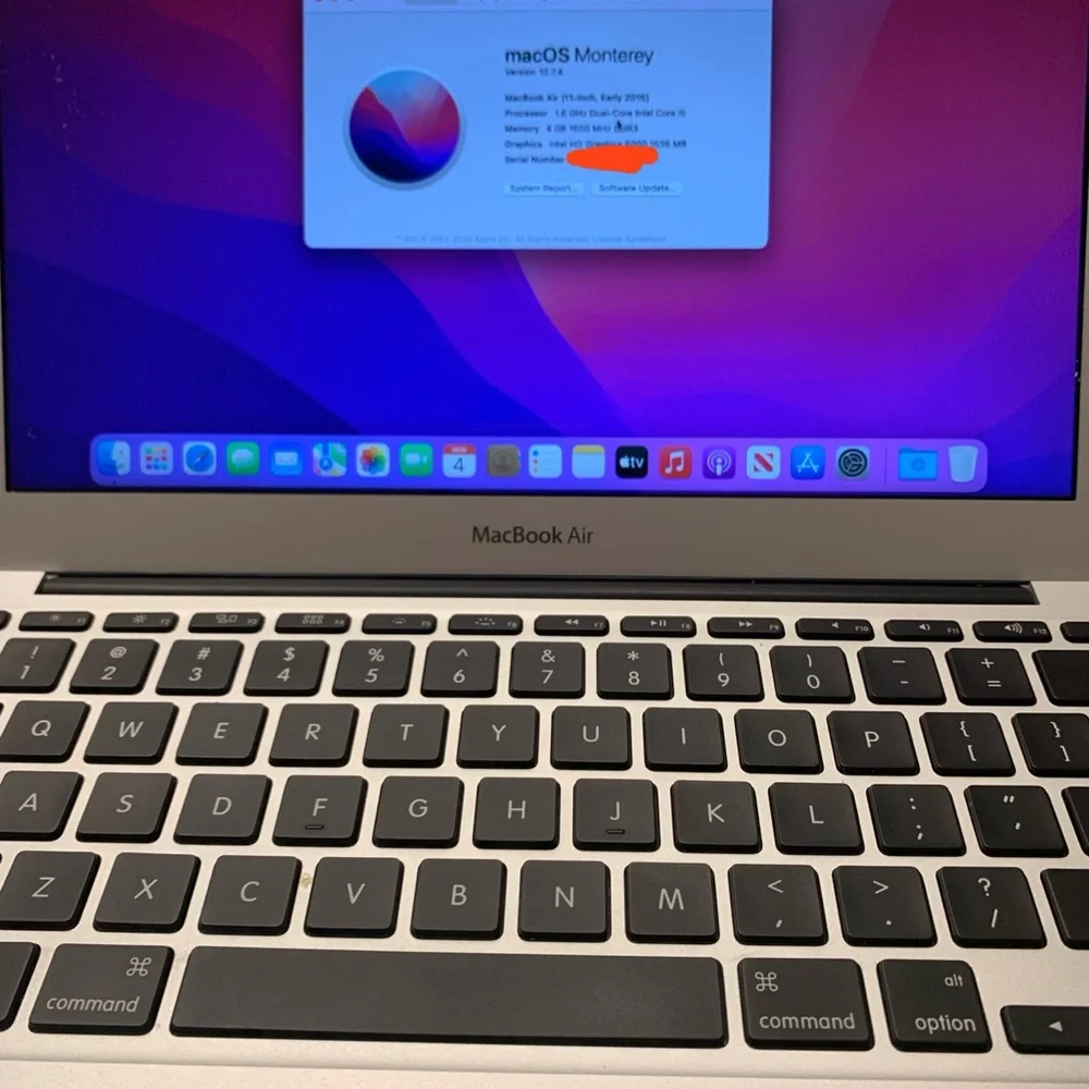 Apple MacBook Air - Sleek Silver Design